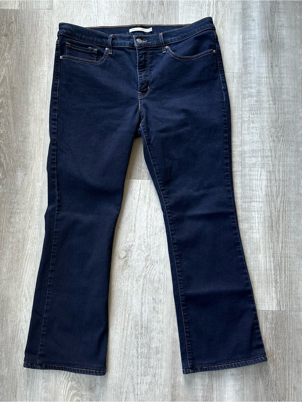Levi’s 315 Shaping Bootcut Jeans Womens Size 33